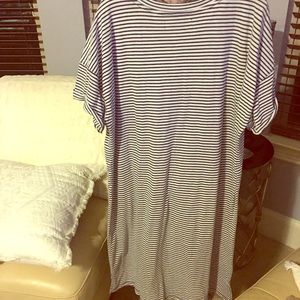 COPY - Abercrombie and Fitch T-shirt dress